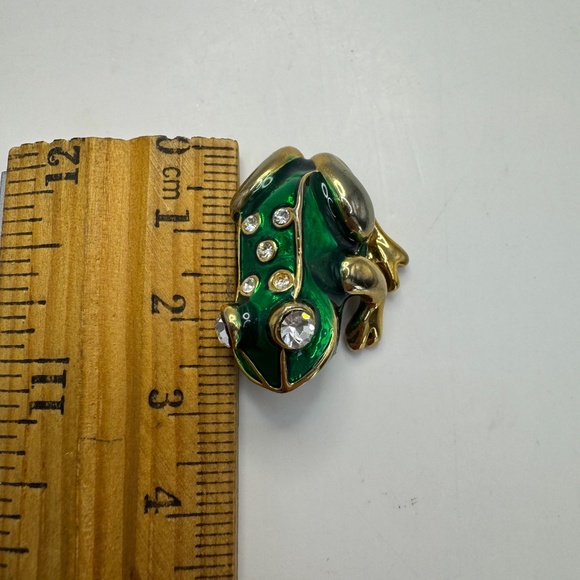 Vintage enamel and Swarovski crystal frog brooch. Unsigned. - Picture 8 of 10